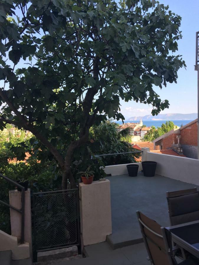 Central House Nona Crikvenica Exteriör bild